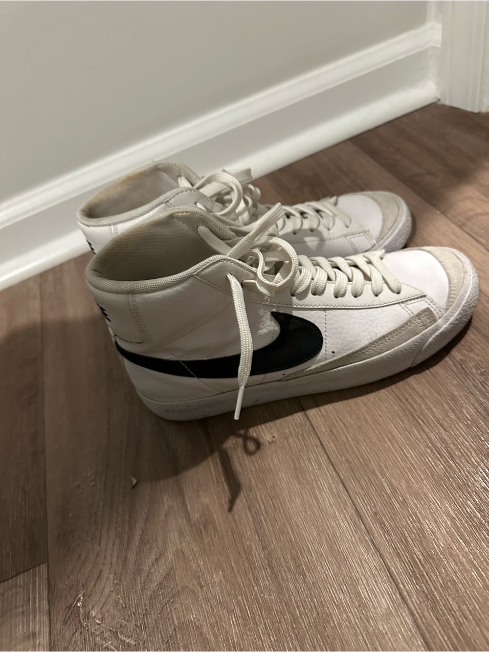 White Nike Mid 77 sneakers (youth 7/womens 9)
